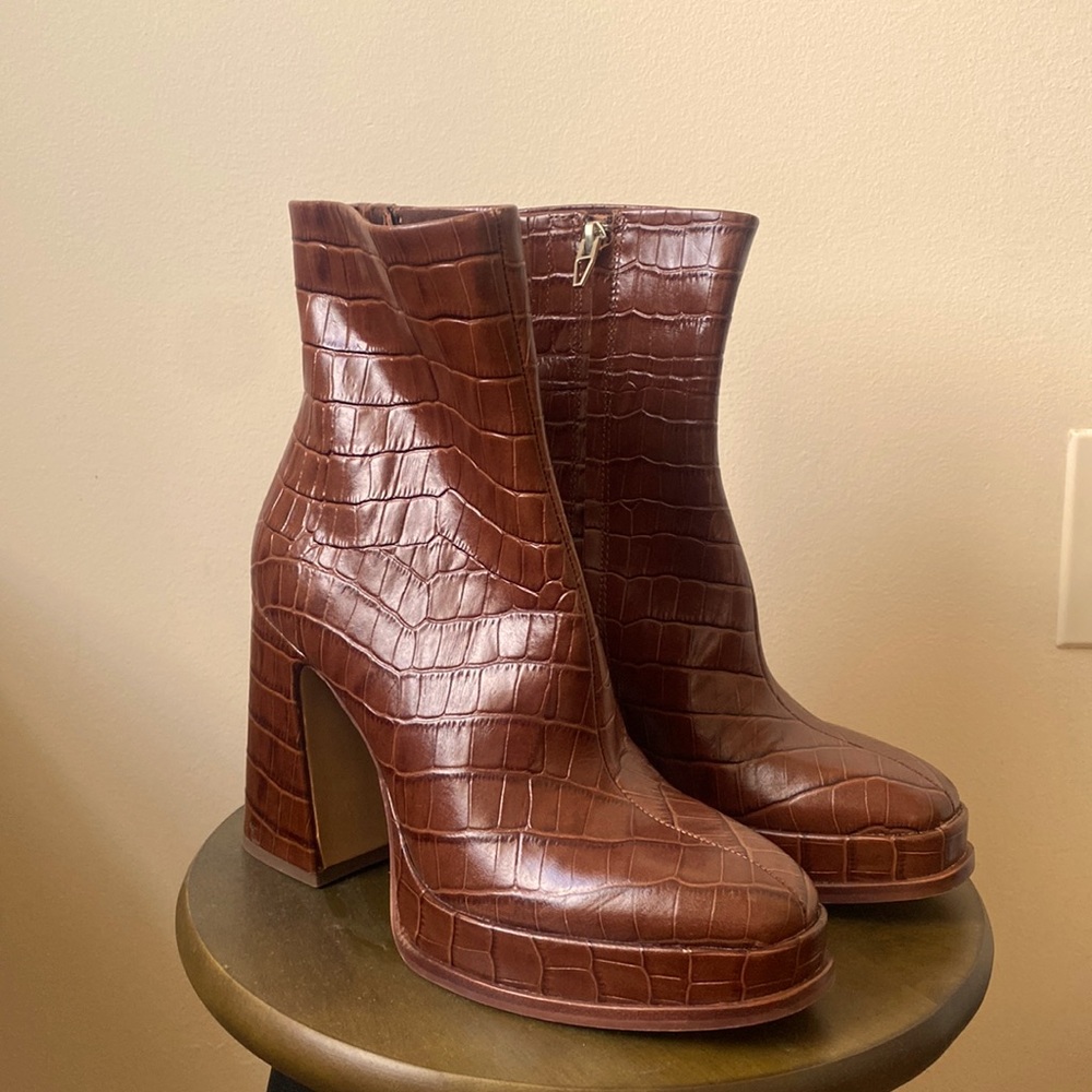 Dolce Vita brown croc